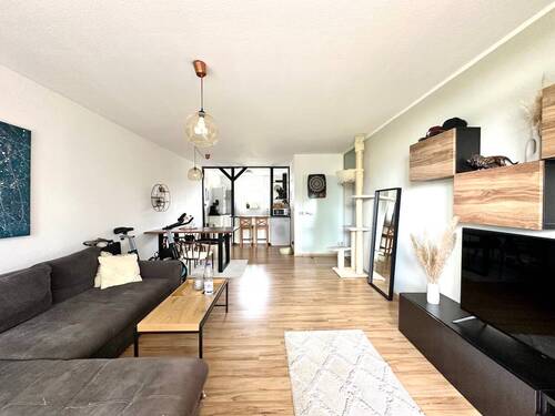 Wohnzimmer - 2 Zimmer Etagenwohnung zum Kaufen in Köln