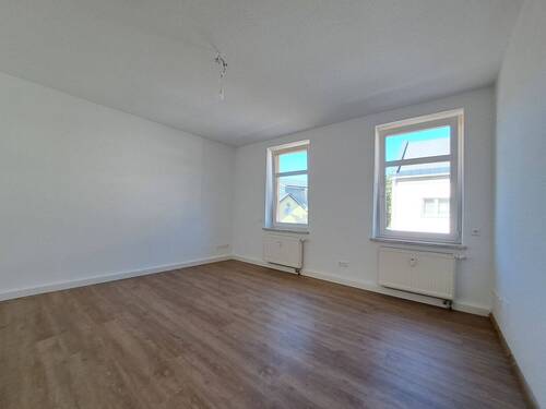 Wohnzimmer - 2 Zimmer Etagenwohnung zur Miete in Thalheim/Erzgebirge