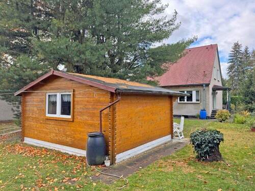 Garten - Brandis sofort frei - Gemütliches Wohnhaus, 2 Garagen, großes Gartenhaus, ringsum eingefriedet.