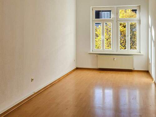 Große Fenster - 2 Zimmer Einfamilienhaus zum Kaufen in Leipzig