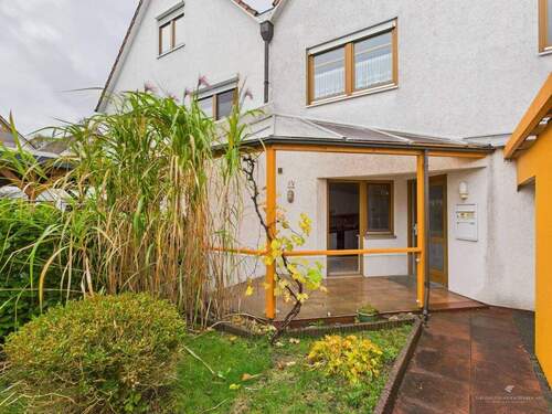 Eingangsbereich - 6 Zimmer Reihenmittelhaus zum Kaufen in Bremerhaven