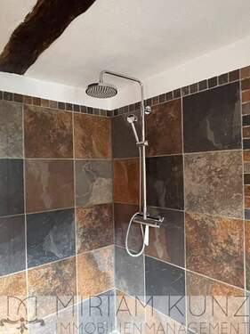 Badezimmer_Miriam Kunz Immobilienmanagement.jpg - 