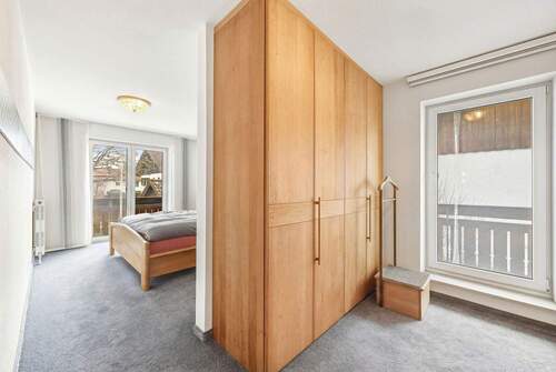 Schlafzimmer mit Ankleideraum - 