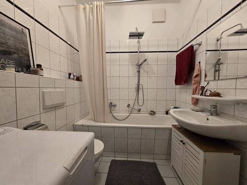 Heynahtstr.6 ETW02 EG rechts Bad - 