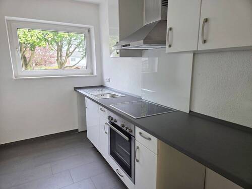 Küche mit EBK - Etagenwohnung mit 67,00 m&sup2; in Kiel zur Miete