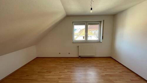 Schlafzimmer 1 - Etagenwohnung mit 97,20 m&sup2; in Schmalkalden zur Miete