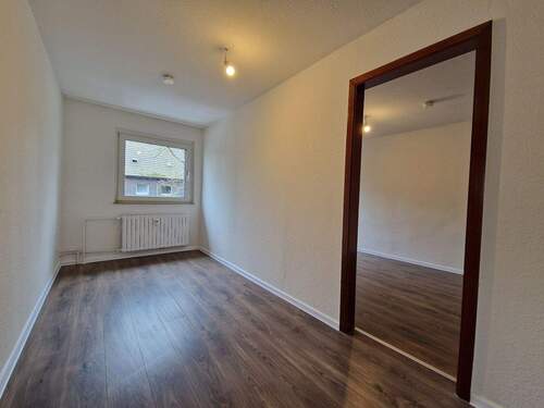 Schlafzimmer - 2 Zimmer Etagenwohnung zur Miete in Duisburg