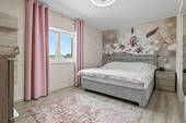 Schlafzimmer 2 DG mit Ankleide - 
