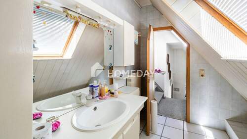 1. OG Badezimmer 2 - 