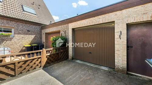 Garage - 7 Zimmer Doppelhaushälfte in Marl