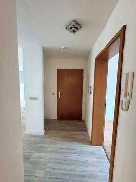 Flur - Etagenwohnung mit 73,00 m&sup2; in Leipzig zum Kaufen