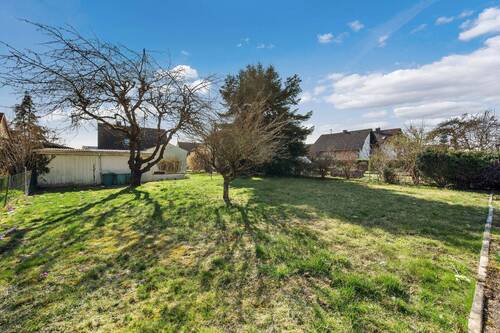 schönes Baugrundstück - 