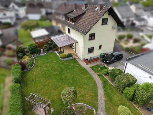 Vogelperspektive - Doppelhaushälfte mit 149,90 m&sup2; in Montabaur zum Kaufen