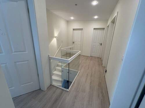 Flur OG mit Glasschutz - 