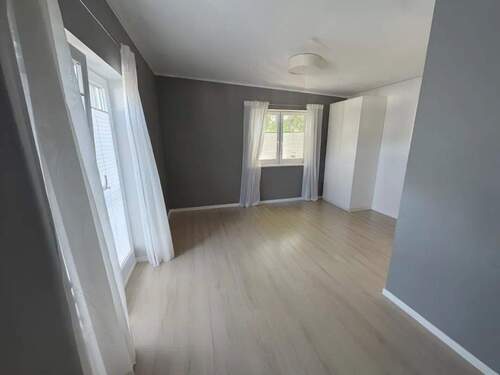 Leeres Zimmer OG (KI) - 