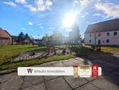 Spielplatz vor dem Haus - Wohnen+Gewerbe in idyllischer Lage 