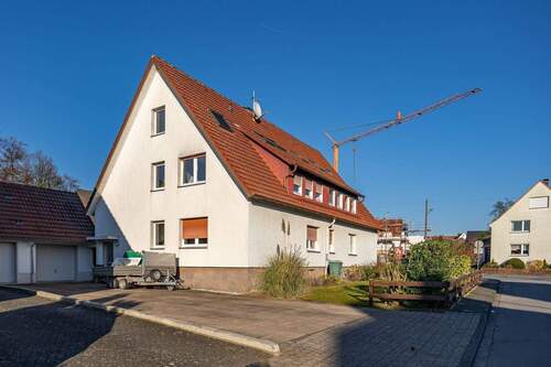 Das Haus befindet sich in einer ruhigen Wohngegend - 