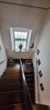 SCHÖNER HELLER TREPPENAUFGANG - 