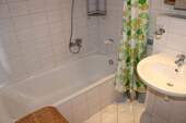Einliegerwohnung Badezimmer 1 - 