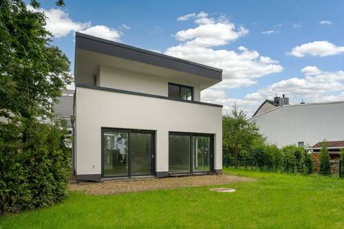 Ansicht Hausrückseite - Exklusives 4-Zimmer-Einfamilienhaus mit modernem KFW 40 Standard in ruhiger Kölner Wohngegend