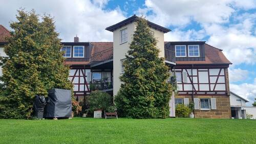 20250911_145807.jpg - DG Wohnung mit 2 Balkone im Hofbauernhaus (Whg. 2 EG)