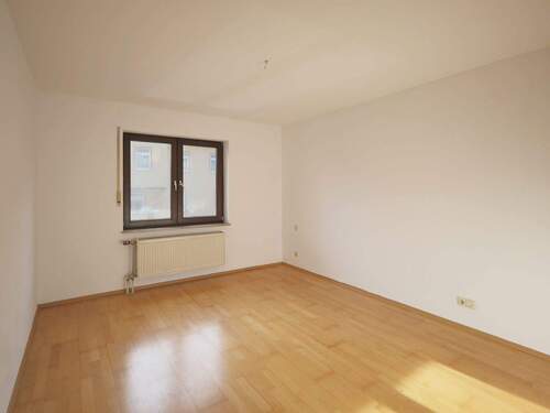 Geräumiges Kinder- oder Arbeitszimmer - 3 Zimmer Etagenwohnung in Schömberg