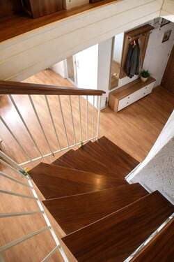Treppe zur Galerie - 