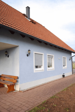 Hauszugang - 5 Zimmer Etagenwohnung zur Miete in Pommersfelden