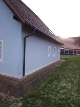 Seitenansicht Haus - 5 Zimmer Etagenwohnung in Pommersfelden