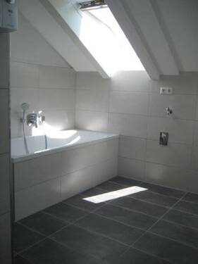 WE 4 - Badewanne und WM-Anschluss - 