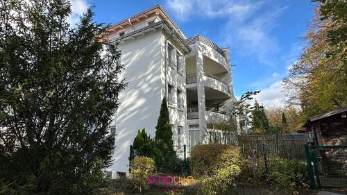 Hausansicht - Stilvoll wohnen! - Moderne, seniorengerechte 3 Zimmer-Eigentumswohnung mit Aufzug und großer Loggia