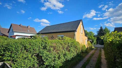 Vorderansicht Haus - 