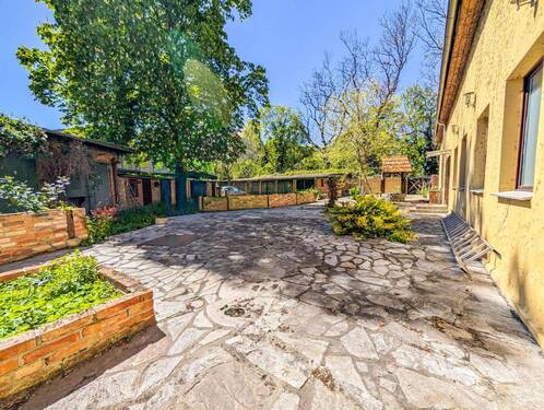 Großzügige Terrasse - Mehrfamilienhaus, Wohnhaus mit 174,00 m&sup2; in Halle (Saale) zum Kaufen