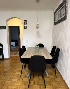 Esszimmer mit Parkettboden - 