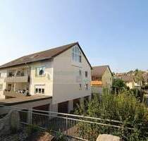 Einziehen und wohlfühlen! Platz für Leben und Zukunft: Großzügige 3 -Zimmer-Wohnung mit Südbalkon und Garage in Brigachtal