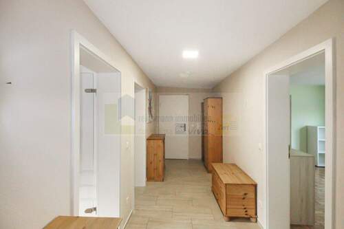 Flur / Diele - 3 Zimmer Etagenwohnung zum Kaufen in Brigachtal