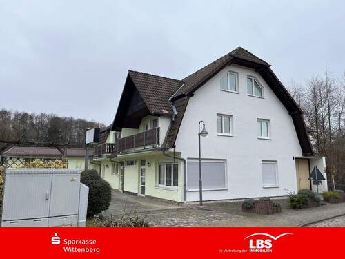 MFH mit Einfahrt - Vielseitiges Immobilienensemble am Wald