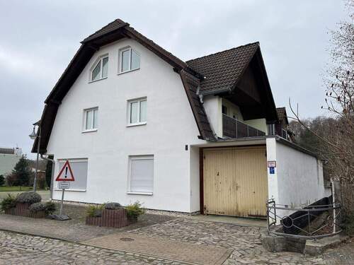 Hausfront - 7 Zimmer Mehrfamilienhaus, Wohnhaus zum Kaufen in Kemberg