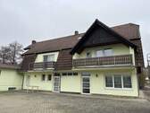 MFH mit Balkonen - 7 Zimmer Mehrfamilienhaus, Wohnhaus in Kemberg