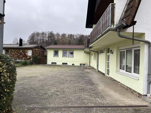 Einfahrt Parkplatz - 