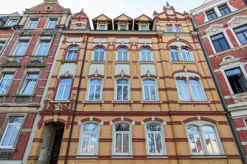 Vorderansicht - Gepflegtes Mehrfamilienhaus mit Potenzial