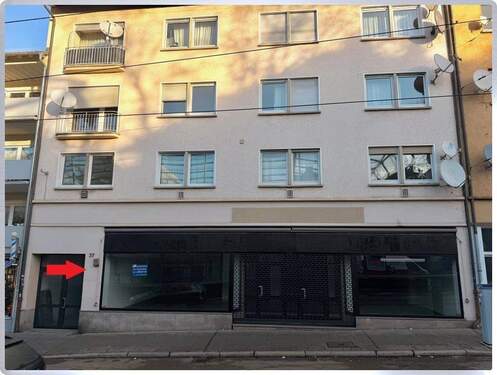 Eingang - Großzügige Ladenfläche mit Nebenräumen in Stuttgart-Ost