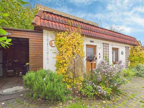 Massive Garage mit zusätzlicher Nutzfläche - 5 Zimmer Einfamilienhaus in Berlin / Rudow