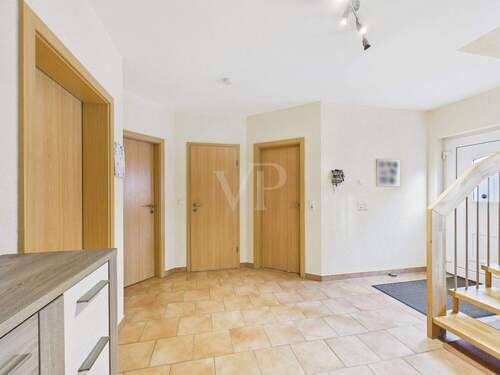 Großzügiger Eingangsbereich - 