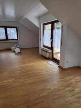 Wohnzimmer - 2 Zimmer Etagenwohnung zum Kaufen in Göppingen