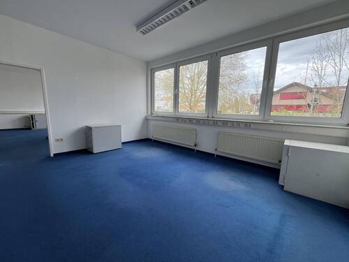 Büro - Vielseitige Fläche in Höfingen - 1.638,00 EUR Kaltmiete,