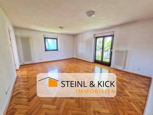 Wohnbereich - Charmante 4-Zimmer-Eigentumswohnung mit Gartenanteil, 2 Balkonen & Garage – Sofort bezugsbereit!