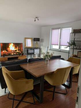 Wohnzimmer - 2 Zimmer Etagenwohnung zur Miete in Düsseldorf