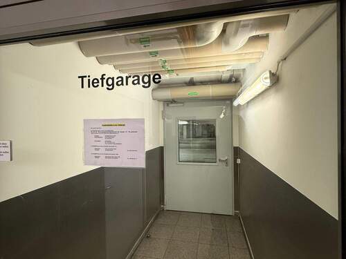 Tiefgaragen-Stellplatz - 