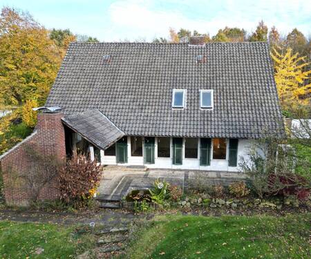 Bild 1 - Projekt mit Perspektive: Einfamilienhaus mit zeitgemäßem Grundriss und großem Garten